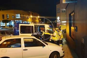 Un conductor ebrio causa un accidente en El Calero Alto que daña a cinco vehículos (Foto TA)